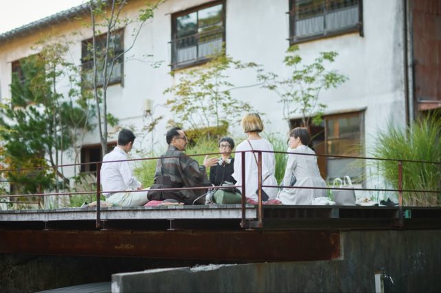 【📢GO FOR KOGEI 2025 閉幕！】

本日10月19日（日）をもって、37日間にわたり開催してきた「GO FOR KOGEI 2025」は無事閉幕いたしました。会期中は連日たくさんの方にご来場いただき、誠にありがとうございました！

有形無形を問わず、あらゆる事象の中に工芸性を見出した柳宗悦の言葉から引用した今年のテーマ。あなたにとっての「工芸的なるもの」を、見つけていただけたでしょうか。

本展にご来場いただいた皆様、出展アーティストの皆様、ご支援いただいた企業スポンサーの皆様、地域の皆様、並びに開催にご尽力くださった多くの皆様に重ねて御礼申し上げます。

展覧会は終了いたしましたが、連携プログラムである「KOGEI Art Fair Kanazawa」は11月28（金）-11月30日(日)の3日間開催されます。国内唯一の工芸に特化したアートフェアも、どうぞお楽しみください！
@kogeiartfairkanazawa 

心からの感謝を込めて。

＿

GO FOR KOGEI 2025
テーマ｜工芸的なるもの
会　期｜2025 年9月13日(土)‒10月19日(日)[37日間]
時　間｜10:00-16:30(最終入場 16:00)
休　場｜毎週水曜
会　場｜富山県富山市(岩瀬エリア)、石川県金沢市(東山エリア)
＿

GO FOR KOGEI 2025 Has Come to a Close

Today, October 19 (Sun), GO FOR KOGEI 2025 has successfully concluded after 37 days of exhibitions and events.
 We would like to extend our heartfelt gratitude to all who visited and supported us throughout the festival.
This year’s theme, drawn from the words of Soetsu Yanagi, explored “the attributes of kogei”—the spirit of craft found not only in tangible works, but also in intangible experiences and relationships.
 Did you find your own sense of kogei along the way?
We wish to express our sincere appreciation to all visitors, participating artists, corporate sponsors, local communities, and everyone who contributed to making this year’s edition possible.
Although the exhibition has come to an end, our affiliated program, KOGEI Art Fair Kanazawa, will be held from November 28 (Fri) to November 30 (Sun).
 As Japan’s only art fair dedicated exclusively to kogei, we invite you to continue the journey there.
@kogeiartfairkanazawa 
 With our deepest thanks.
＿

Theme | The Attributes of Kogei: How Can We Reframe Craft?
Dates | Saturday, September 13 – Sunday, October 19, 2025
Holidays | Wednesdays
Hours | 10:00 a.m.–4:30 p.m. (last admission 4:00 p.m.)
Venues | Iwase Area (Toyama City, Toyama Prefecture) & Higashiyama Area (Kanazawa City, Ishikawa Prefecture)
＿

photo： @ohakoikeda 

#goforkogei #goforkogei2025